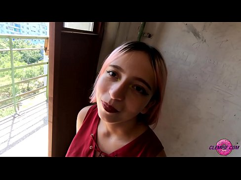 ❤️ شاگرد سينوئل چوسي ٿو هڪ اجنبي کي ٻاهر جي پوئتي ۾ - هن جي منهن تي ️❌